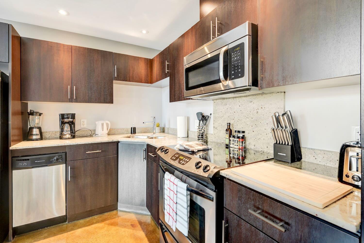 Modern 2Br Condo - King Bed - Downtown City Views YYC Buitenkant foto