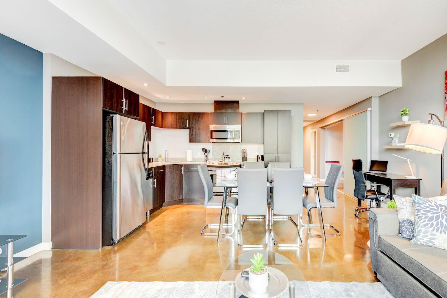 Modern 2Br Condo - King Bed - Downtown City Views YYC Buitenkant foto