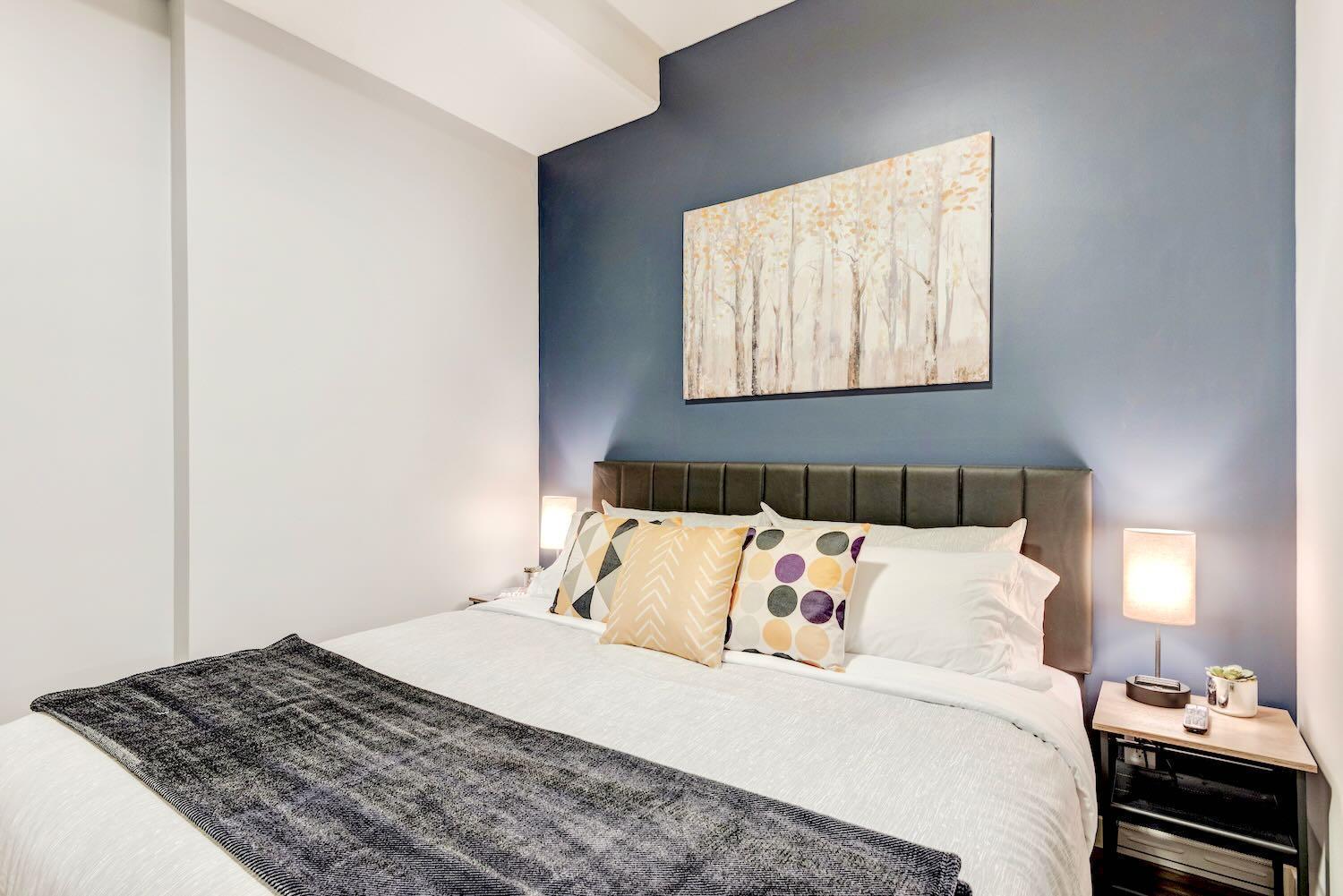 Modern 2Br Condo - King Bed - Downtown City Views YYC Buitenkant foto